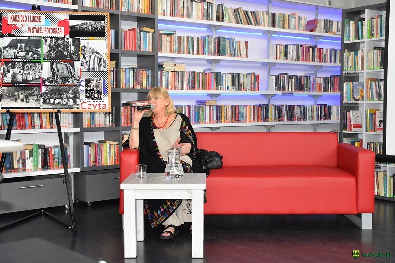 Spotkanie z Elżbietą Ficowską w bibliotece w Kadzidle [11.06.2018] - zdjęcie #16 - eOstroleka.pl