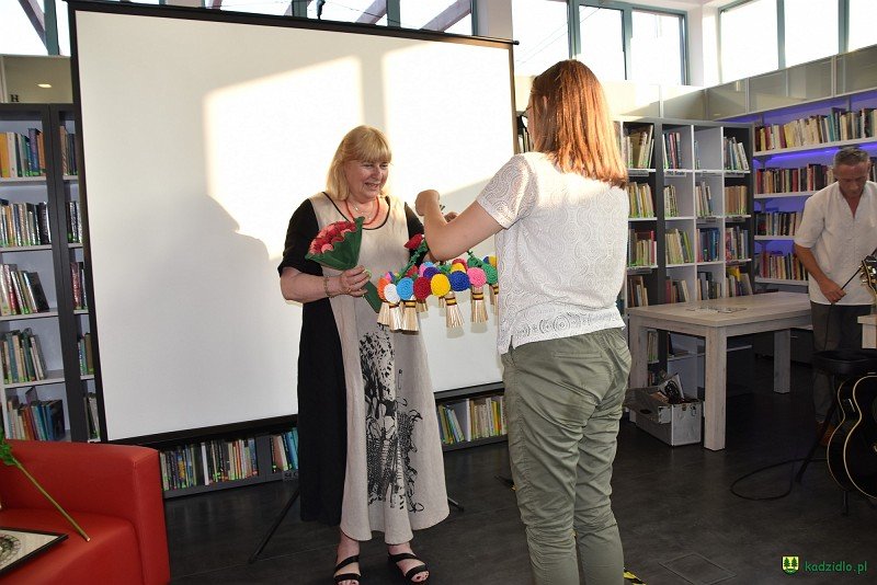 Spotkanie z Elżbietą Ficowską w bibliotece w Kadzidle [11.06.2018] - zdjęcie #32 - eOstroleka.pl
