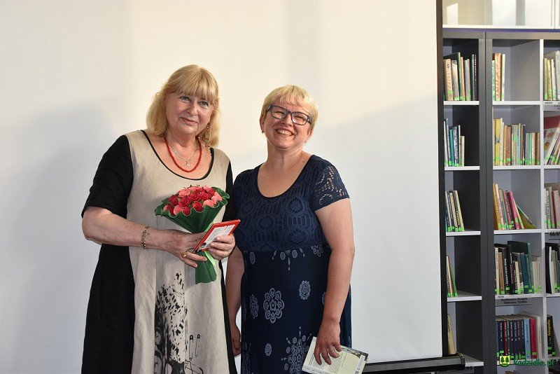 Spotkanie z Elżbietą Ficowską w bibliotece w Kadzidle [11.06.2018] - zdjęcie #1 - eOstroleka.pl