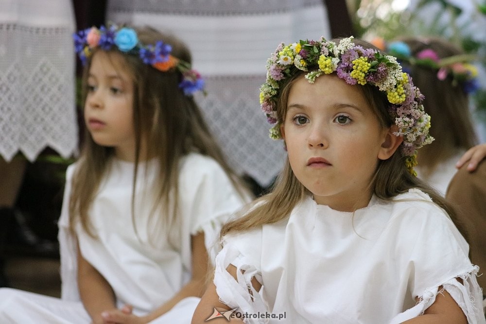Przedszkolaki z Krainy Misiów o tradycjach Nocy Świętojańskiej na Kurpiach [14.06.2018] - zdjęcie #32 - eOstroleka.pl