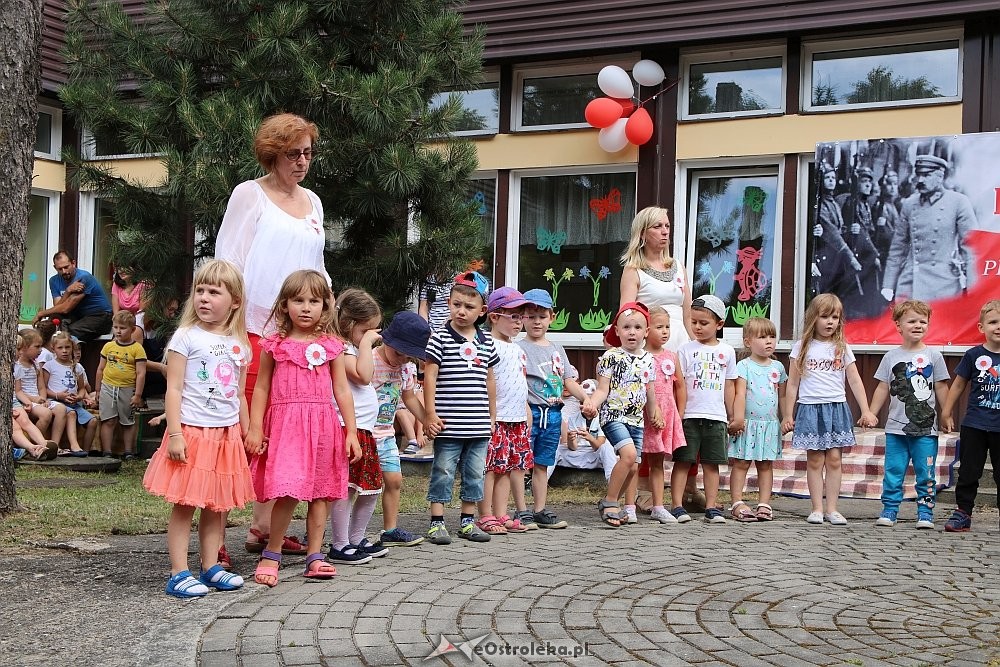 Rodzinny piknik patriotyczny w Przedszkolu Miejskim nr 10 [15.06.2018] - zdjęcie #10 - eOstroleka.pl