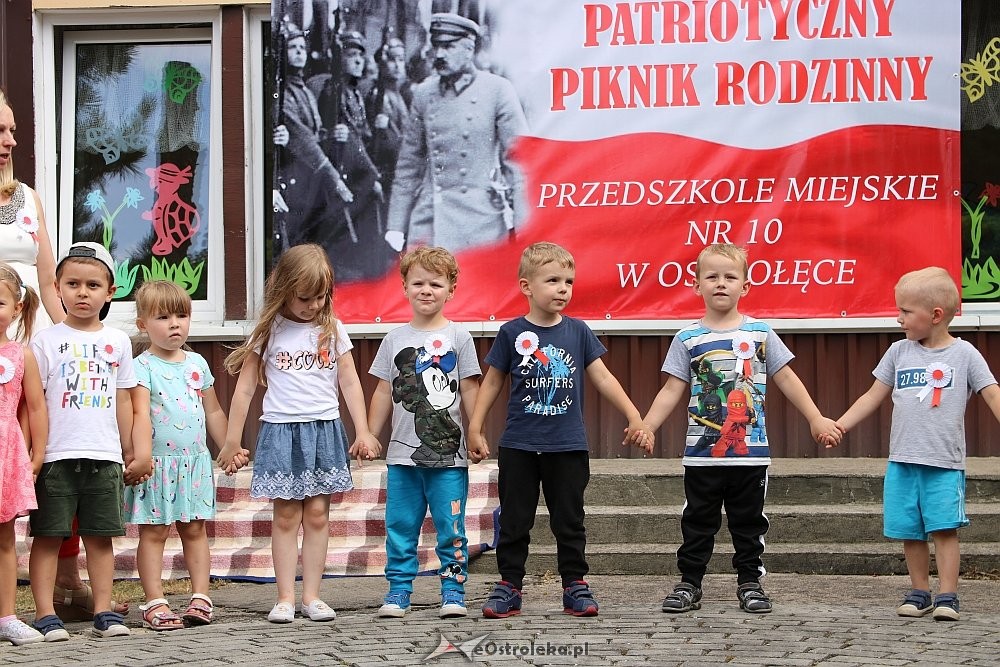 Rodzinny piknik patriotyczny w Przedszkolu Miejskim nr 10 [15.06.2018] - zdjęcie #11 - eOstroleka.pl