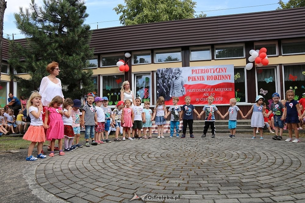 Rodzinny piknik patriotyczny w Przedszkolu Miejskim nr 10 [15.06.2018] - zdjęcie #12 - eOstroleka.pl