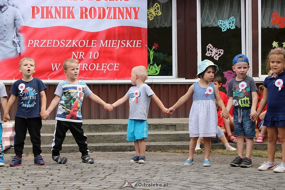 Rodzinny piknik patriotyczny w Przedszkolu Miejskim nr 10 [15.06.2018] - zdjęcie #14 - eOstroleka.pl