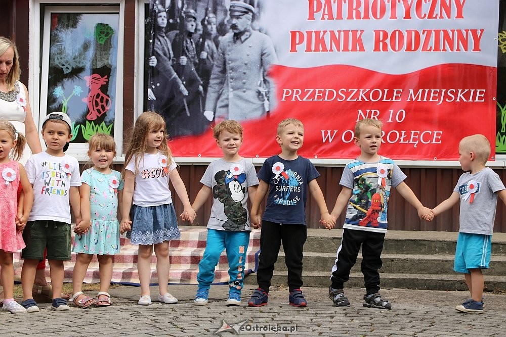 Rodzinny piknik patriotyczny w Przedszkolu Miejskim nr 10 [15.06.2018] - zdjęcie #15 - eOstroleka.pl