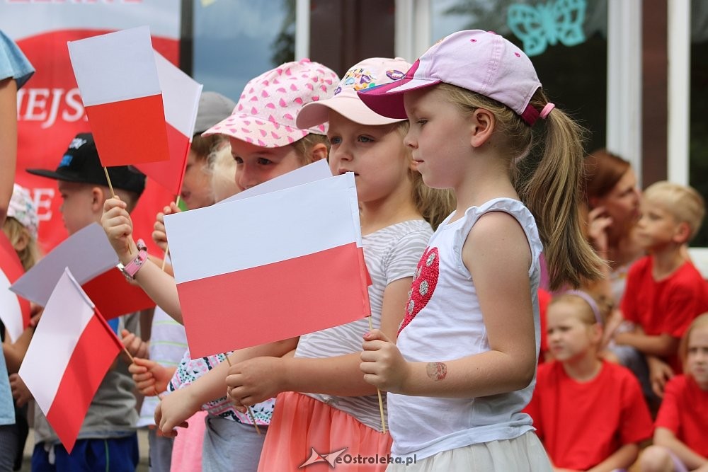 Rodzinny piknik patriotyczny w Przedszkolu Miejskim nr 10 [15.06.2018] - zdjęcie #25 - eOstroleka.pl