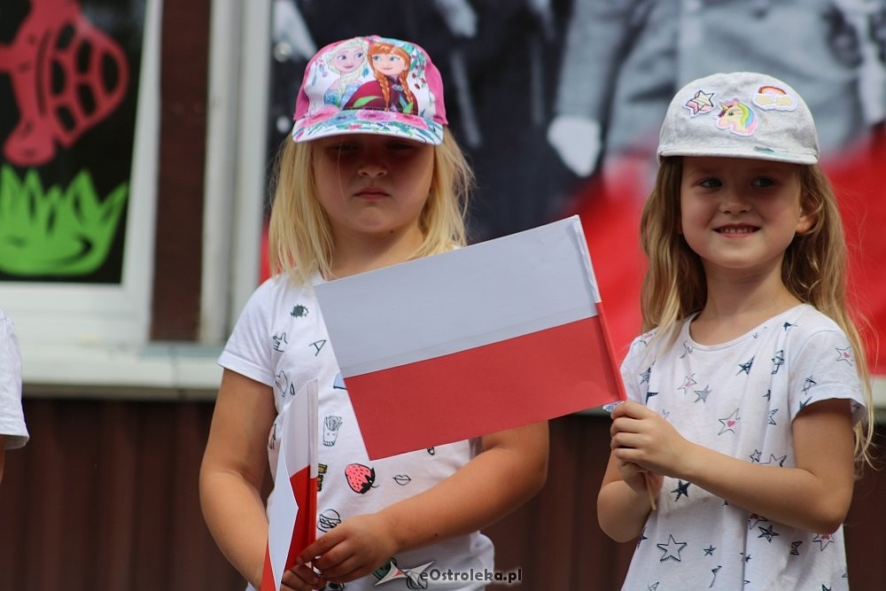 Rodzinny piknik patriotyczny w Przedszkolu Miejskim nr 10 [15.06.2018] - zdjęcie #26 - eOstroleka.pl
