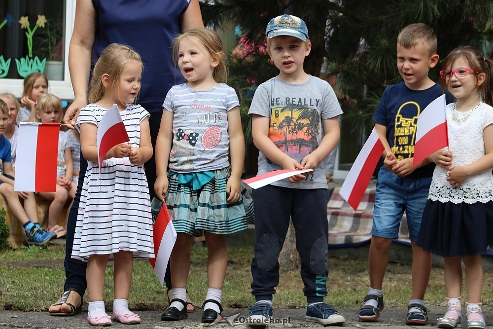 Rodzinny piknik patriotyczny w Przedszkolu Miejskim nr 10 [15.06.2018] - zdjęcie #28 - eOstroleka.pl