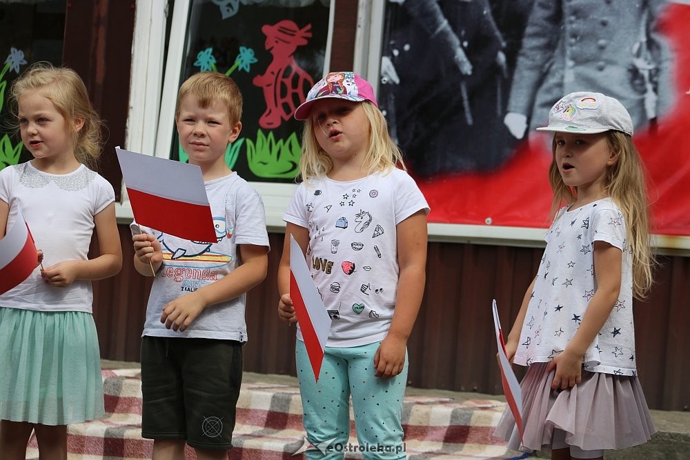 Rodzinny piknik patriotyczny w Przedszkolu Miejskim nr 10 [15.06.2018] - zdjęcie #29 - eOstroleka.pl