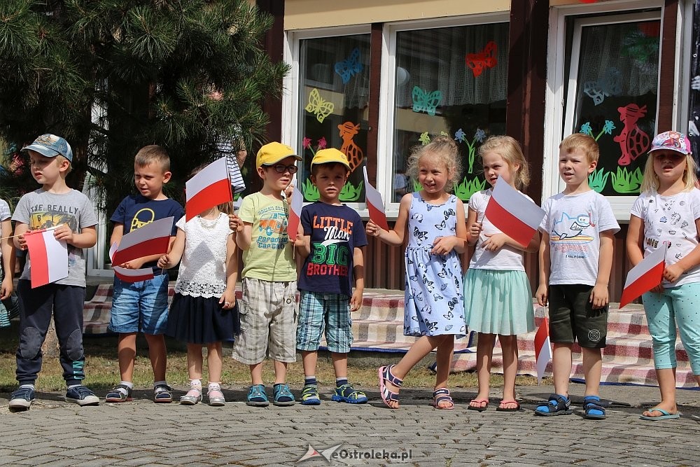 Rodzinny piknik patriotyczny w Przedszkolu Miejskim nr 10 [15.06.2018] - zdjęcie #33 - eOstroleka.pl