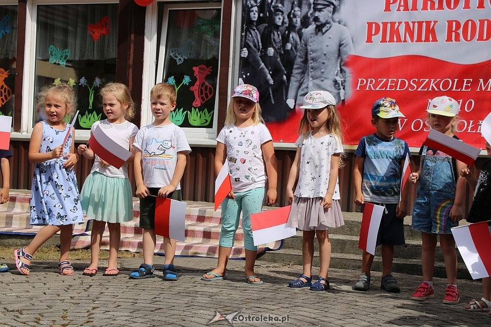 Rodzinny piknik patriotyczny w Przedszkolu Miejskim nr 10 [15.06.2018] - zdjęcie #34 - eOstroleka.pl