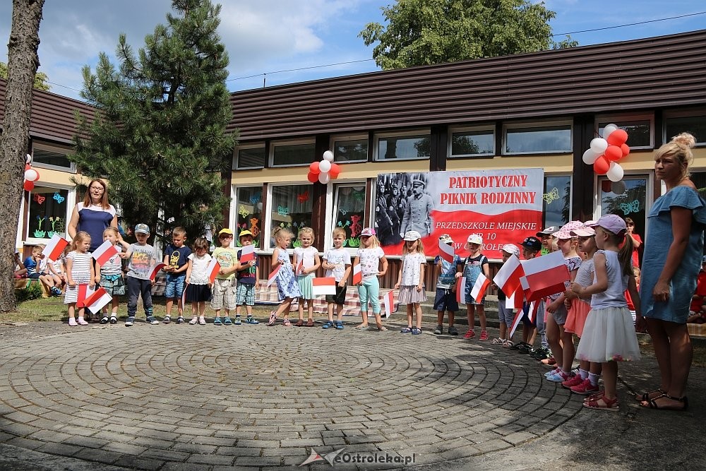 Rodzinny piknik patriotyczny w Przedszkolu Miejskim nr 10 [15.06.2018] - zdjęcie #40 - eOstroleka.pl