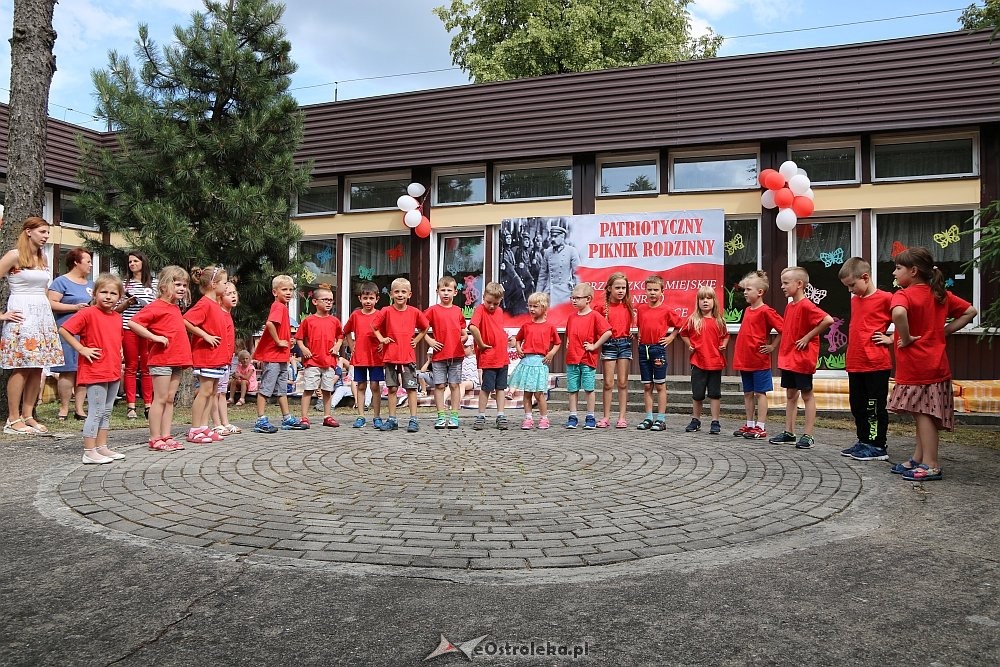 Rodzinny piknik patriotyczny w Przedszkolu Miejskim nr 10 [15.06.2018] - zdjęcie #63 - eOstroleka.pl
