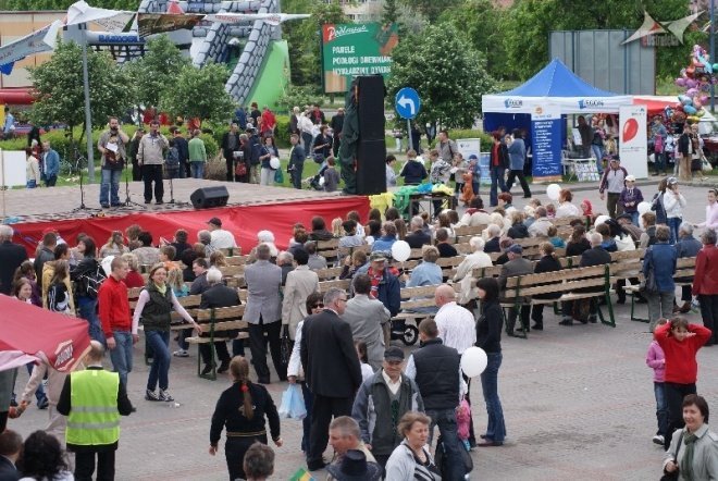 Festyn Osiedlowy na ul. Hallera (16.05.2010) - zdjęcie #50 - eOstroleka.pl