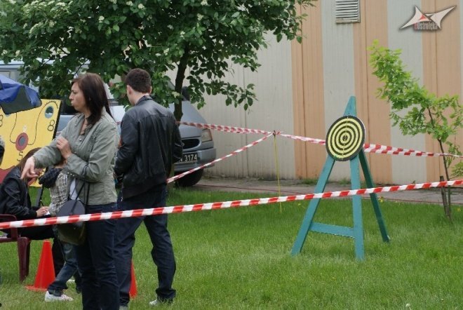 Festyn Osiedlowy na ul. Hallera (16.05.2010) - zdjęcie #35 - eOstroleka.pl