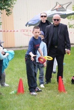 Festyn Osiedlowy na ul. Hallera (16.05.2010) - zdjęcie #31 - eOstroleka.pl