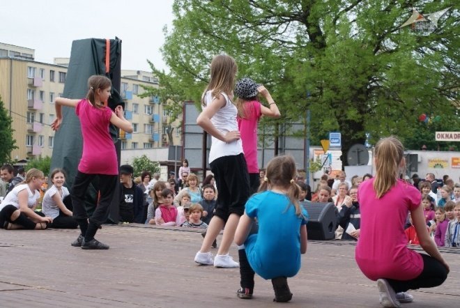 Festyn Osiedlowy na ul. Hallera (16.05.2010) - zdjęcie #24 - eOstroleka.pl