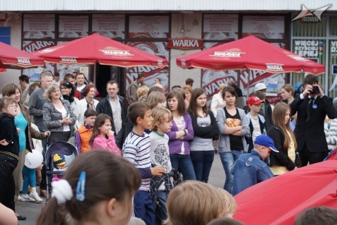 Festyn Osiedlowy na ul. Hallera (16.05.2010) - zdjęcie #18 - eOstroleka.pl