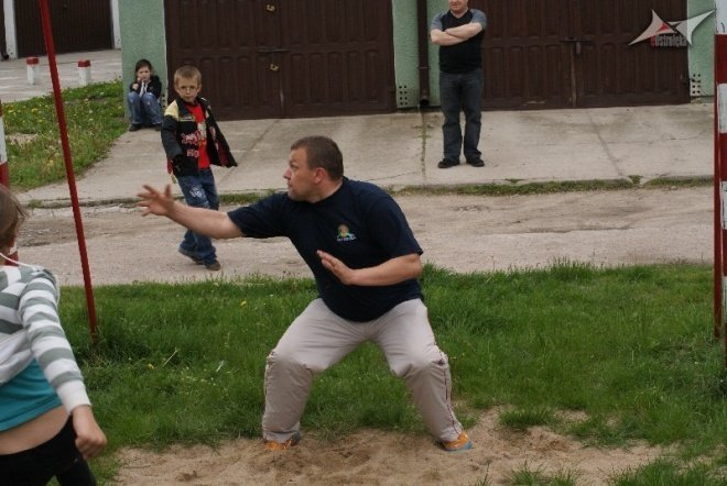 Festyn Osiedlowy na ul. Hallera (16.05.2010) - zdjęcie #12 - eOstroleka.pl