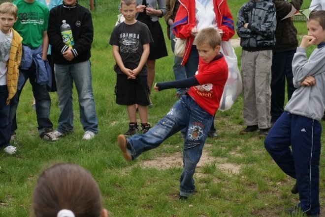 Festyn Osiedlowy na ul. Hallera (16.05.2010) - zdjęcie #1 - eOstroleka.pl