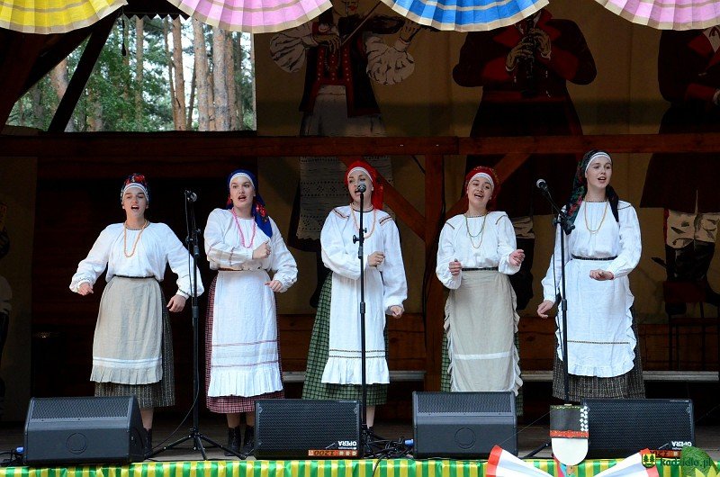 Wesele Kurpiowskie 2018: Panel dyskusyjny, występy artystyczne i Zorka [16.06.2018] - zdjęcie #106 - eOstroleka.pl