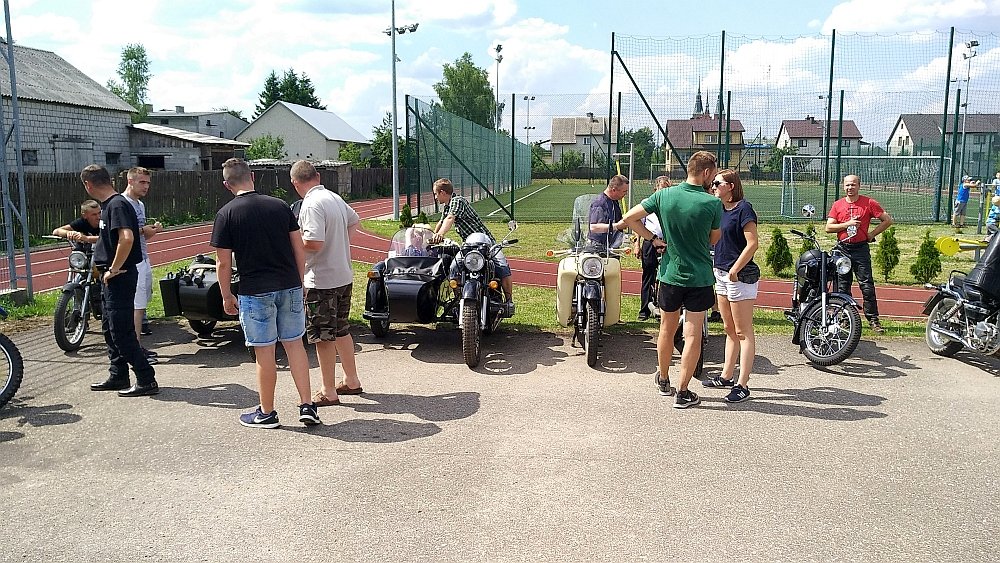 Zlot fanów starej motoryzacji w Rzekuniu [17.06.2018] - zdjęcie #17 - eOstroleka.pl