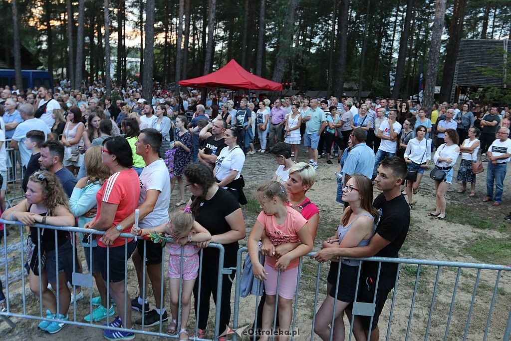 Wesele Kurpiowskie 2018 - koncert Poparzonych Kawą Trzy [17.06.2018] - zdjęcie #87 - eOstroleka.pl