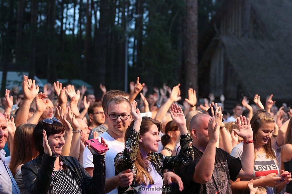 Wesele Kurpiowskie 2018 - koncert Poparzonych Kawą Trzy [17.06.2018] - zdjęcie #129 - eOstroleka.pl