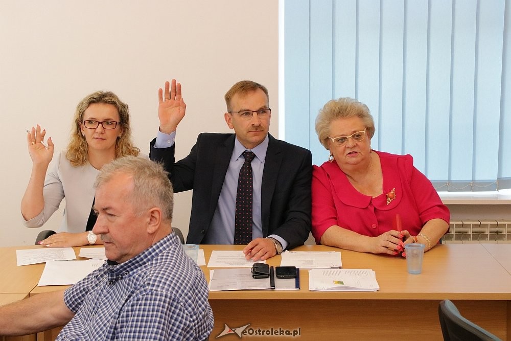 Starosta Kubeł z absolutorium z wykonania budżetu [19.06.2018] - zdjęcie #47 - eOstroleka.pl