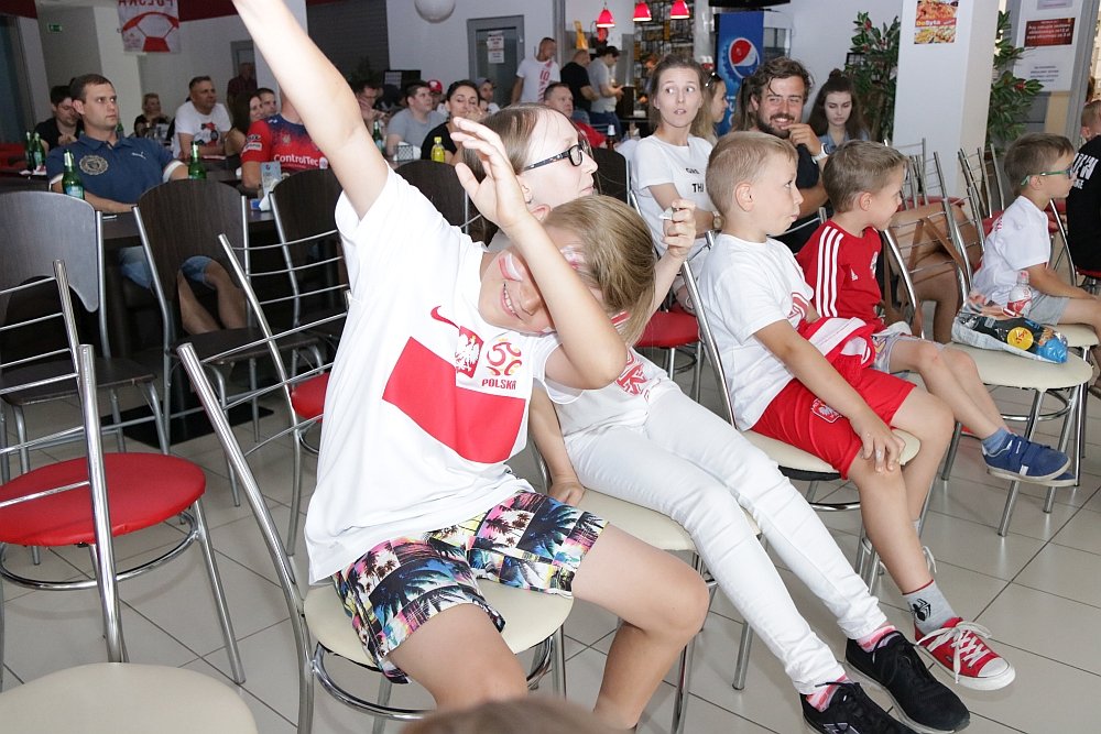 Ostrołęczanie wspierali polską drużynę w mundialowej strefie kibica [19.06.2018] - zdjęcie #7 - eOstroleka.pl