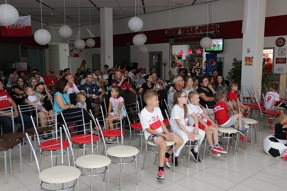 Ostrołęczanie wspierali polską drużynę w mundialowej strefie kibica [19.06.2018] - zdjęcie #13 - eOstroleka.pl