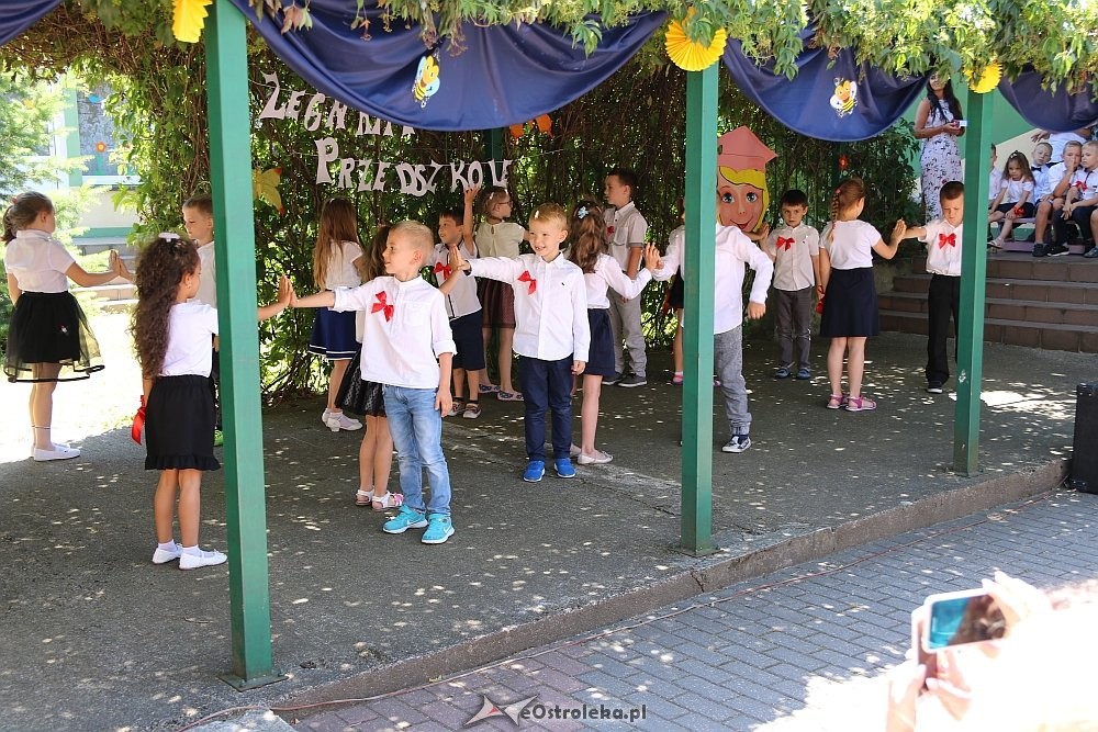 Uroczyste zakończenie roku szkolnego w Przedszkolu Miejskim nr 16 [20.06.2018] - zdjęcie #1 - eOstroleka.pl