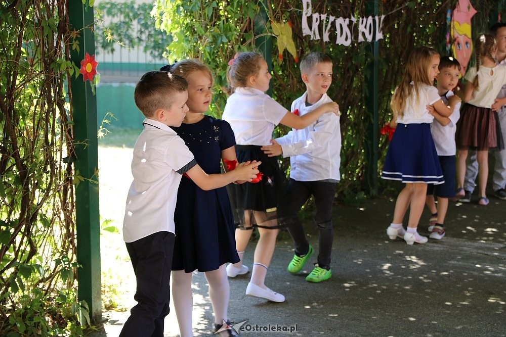 Uroczyste zakończenie roku szkolnego w Przedszkolu Miejskim nr 16 [20.06.2018] - zdjęcie #5 - eOstroleka.pl