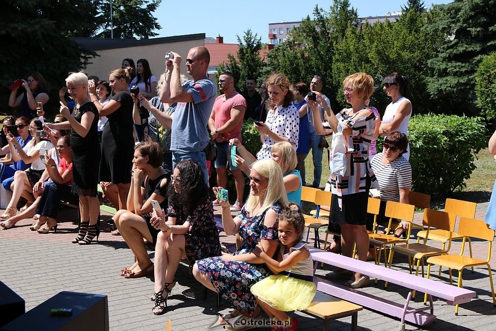 Uroczyste zakończenie roku szkolnego w Przedszkolu Miejskim nr 16 [20.06.2018] - zdjęcie #6 - eOstroleka.pl