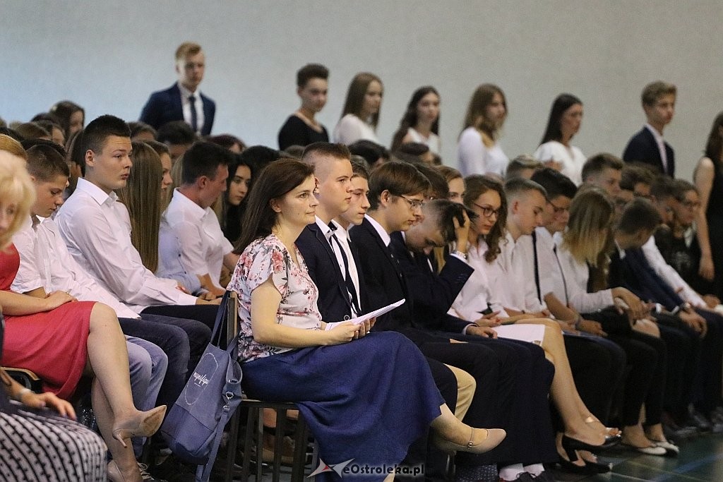 Zakończenie roku szkolnego w Gimnazjum nr 5 [20.06.2018] - zdjęcie #2 - eOstroleka.pl