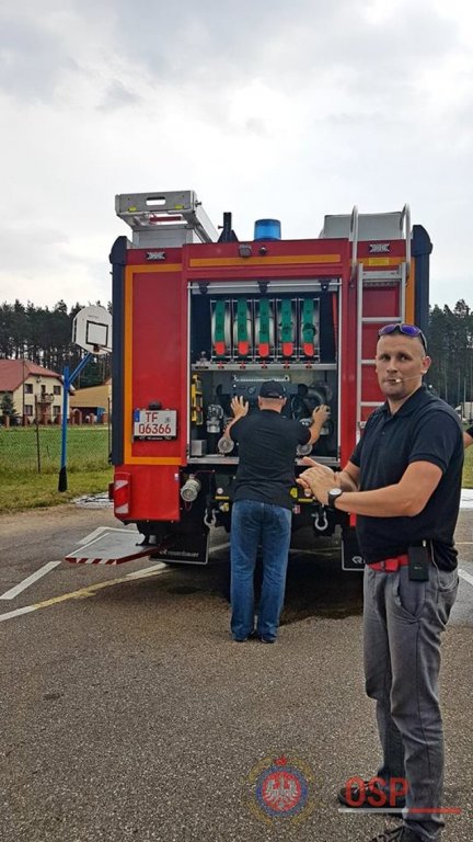 Prezentacja najnowocześniejszego sprzętu strażackiego w Łysych [21.06.2018] - zdjęcie #30 - eOstroleka.pl