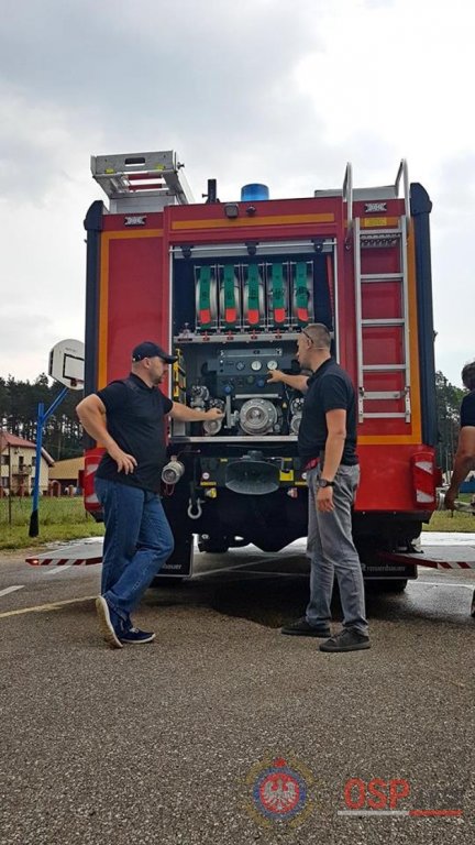 Prezentacja najnowocześniejszego sprzętu strażackiego w Łysych [21.06.2018] - zdjęcie #31 - eOstroleka.pl