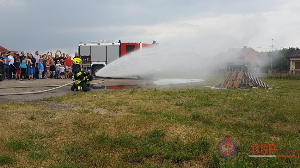 Prezentacja najnowocześniejszego sprzętu strażackiego w Łysych [21.06.2018] - zdjęcie #38 - eOstroleka.pl