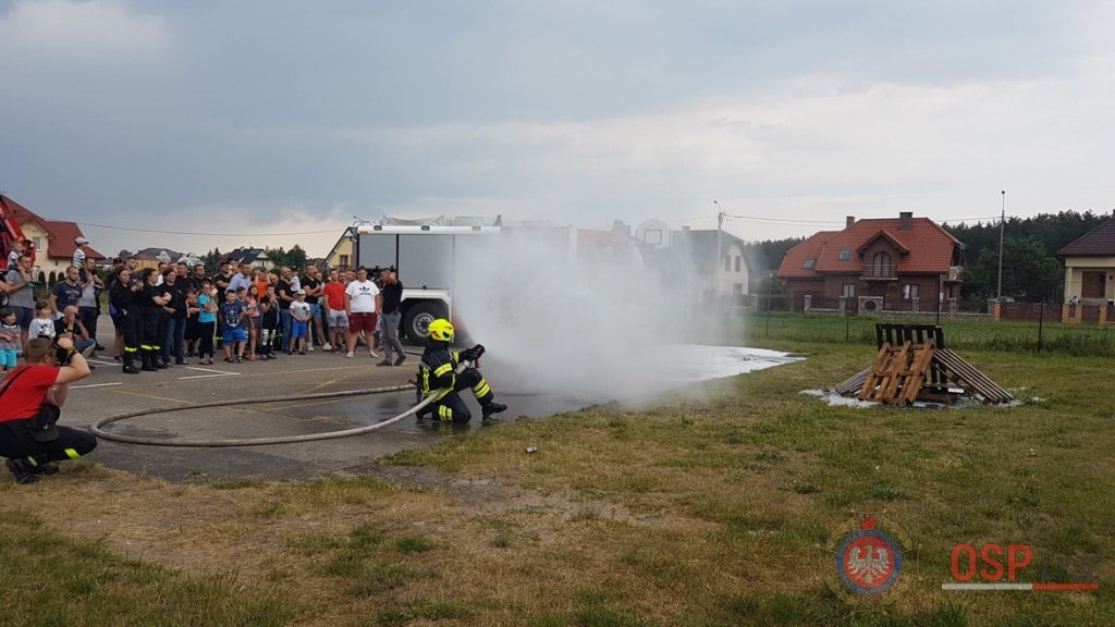 Prezentacja najnowocześniejszego sprzętu strażackiego w Łysych [21.06.2018] - zdjęcie #253 - eOstroleka.pl