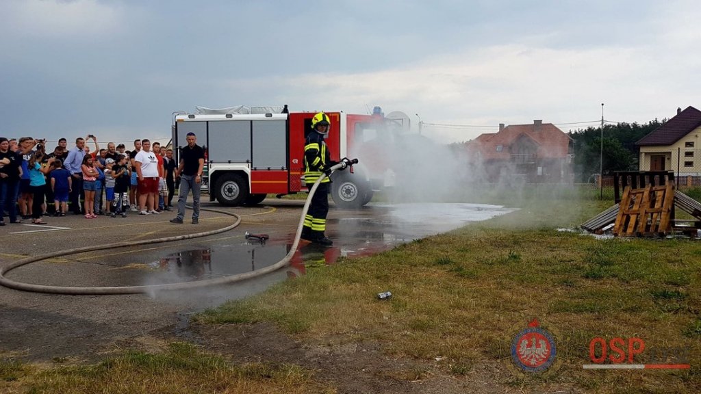 Prezentacja najnowocześniejszego sprzętu strażackiego w Łysych [21.06.2018] - zdjęcie #43 - eOstroleka.pl