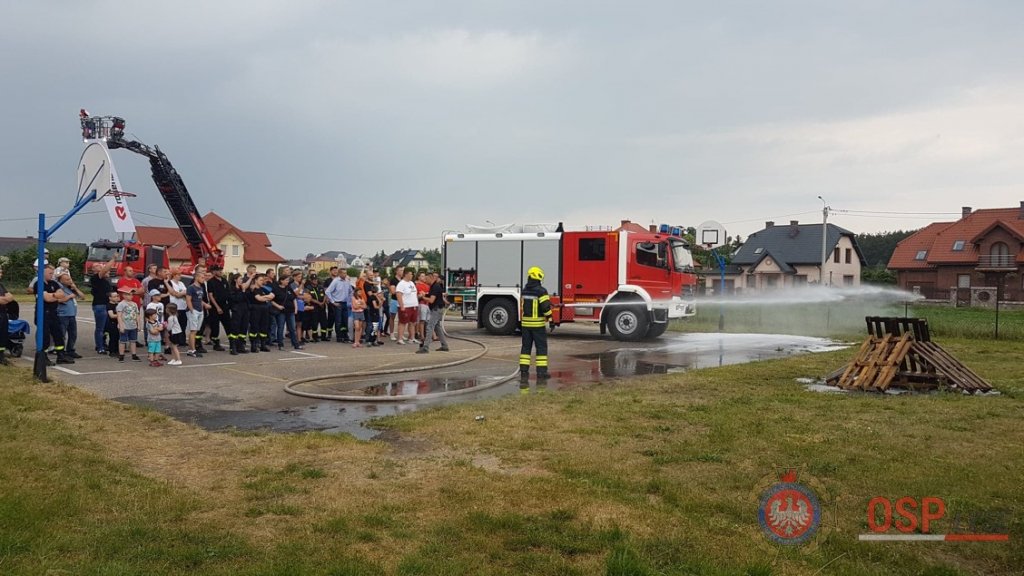 Prezentacja najnowocześniejszego sprzętu strażackiego w Łysych [21.06.2018] - zdjęcie #46 - eOstroleka.pl