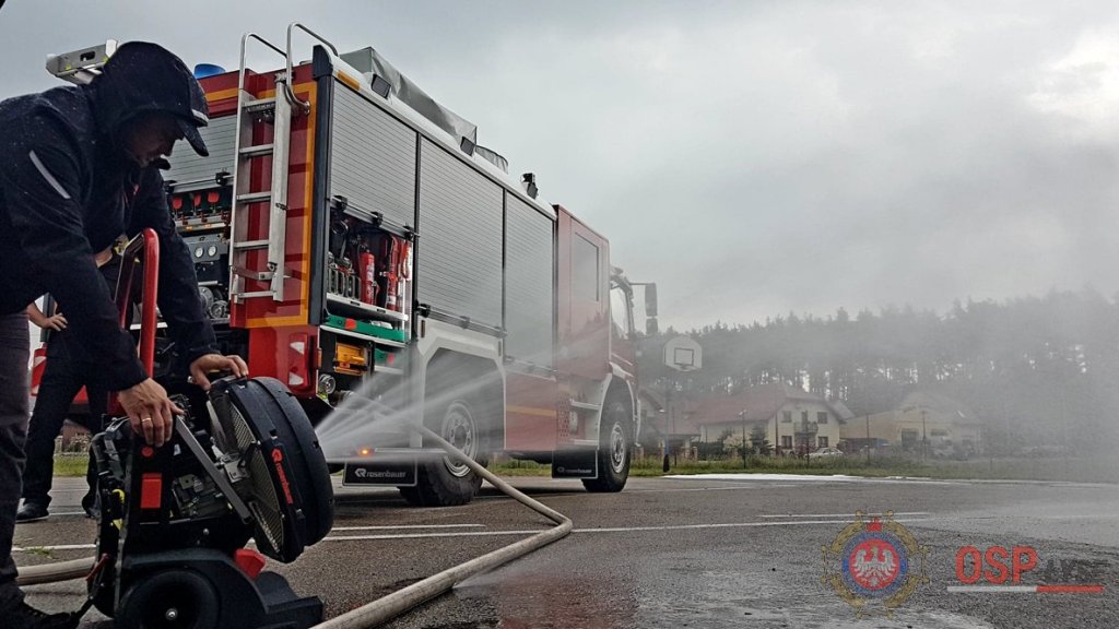 Prezentacja najnowocześniejszego sprzętu strażackiego w Łysych [21.06.2018] - zdjęcie #51 - eOstroleka.pl