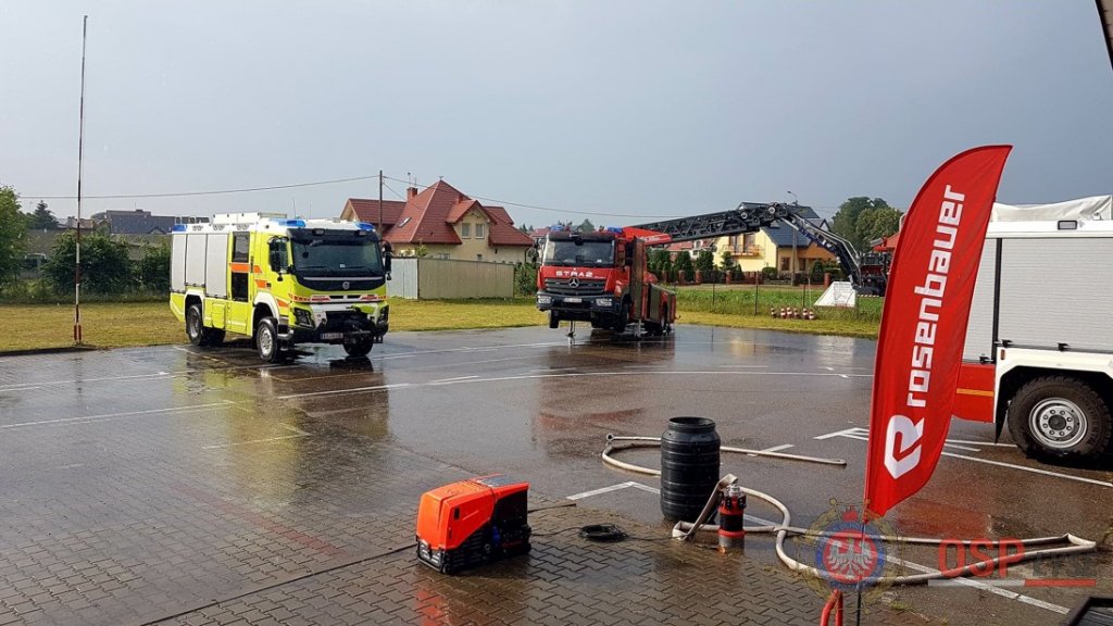 Prezentacja najnowocześniejszego sprzętu strażackiego w Łysych [21.06.2018] - zdjęcie #54 - eOstroleka.pl