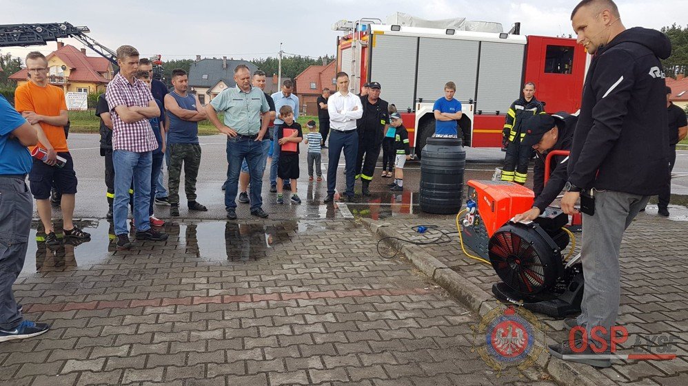 Prezentacja najnowocześniejszego sprzętu strażackiego w Łysych [21.06.2018] - zdjęcie #230 - eOstroleka.pl