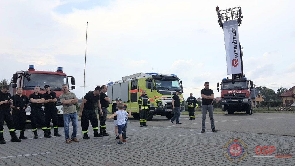 Prezentacja najnowocześniejszego sprzętu strażackiego w Łysych [21.06.2018] - zdjęcie #3 - eOstroleka.pl