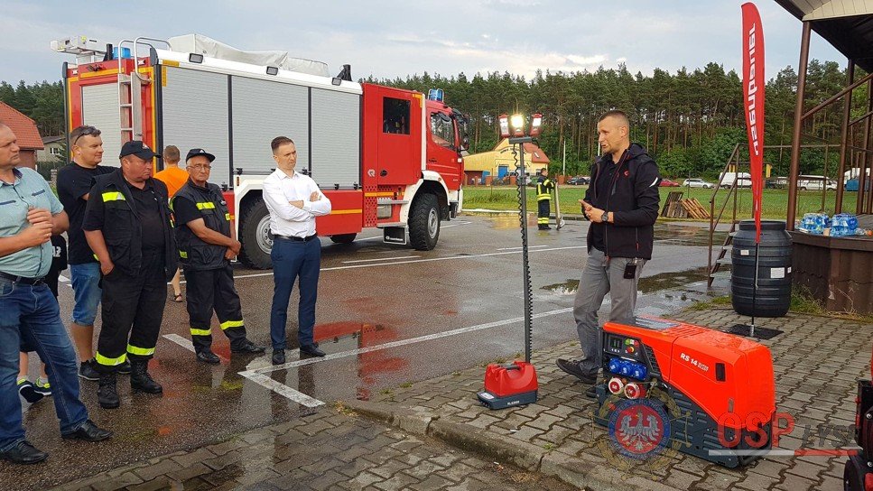 Prezentacja najnowocześniejszego sprzętu strażackiego w Łysych [21.06.2018] - zdjęcie #74 - eOstroleka.pl
