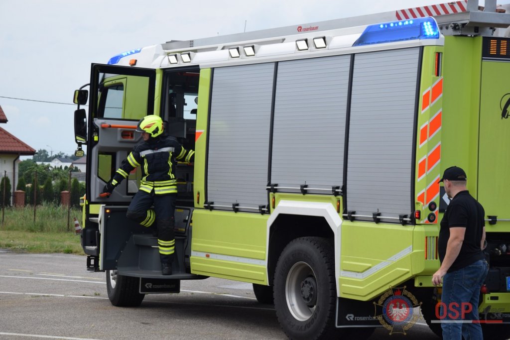 Prezentacja najnowocześniejszego sprzętu strażackiego w Łysych [21.06.2018] - zdjęcie #114 - eOstroleka.pl