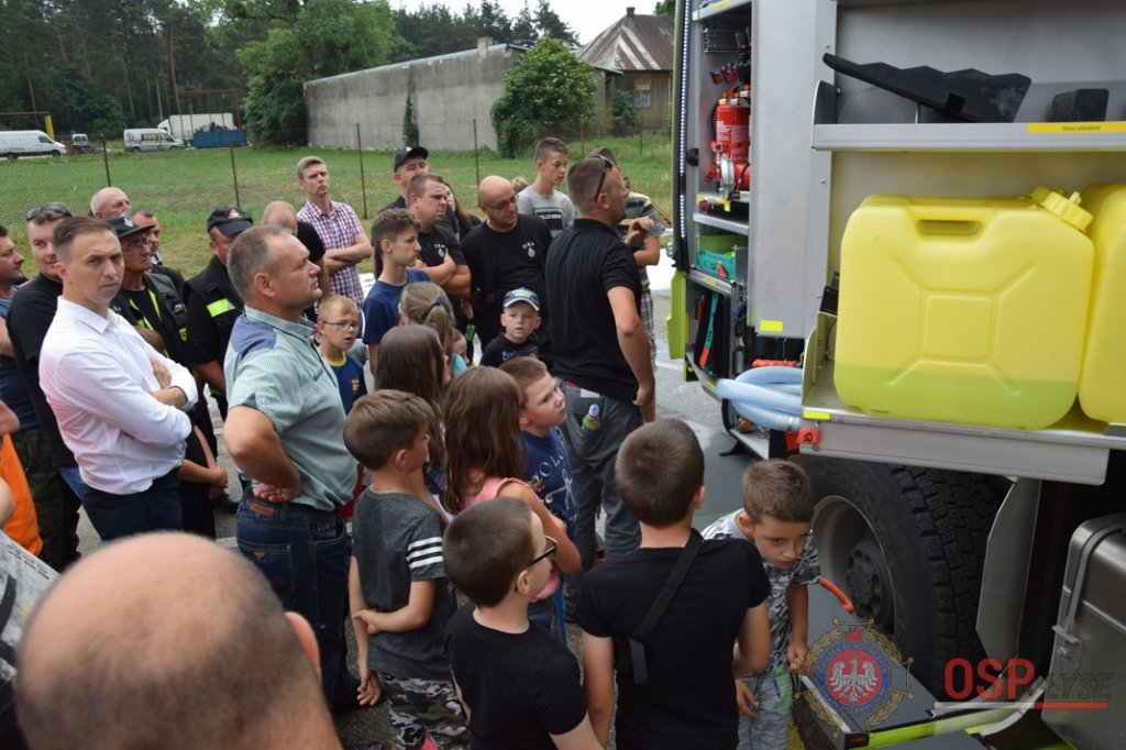 Prezentacja najnowocześniejszego sprzętu strażackiego w Łysych [21.06.2018] - zdjęcie #32 - eOstroleka.pl