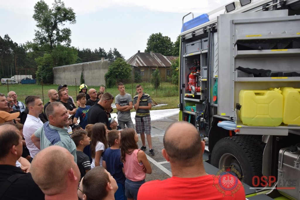 Prezentacja najnowocześniejszego sprzętu strażackiego w Łysych [21.06.2018] - zdjęcie #30 - eOstroleka.pl