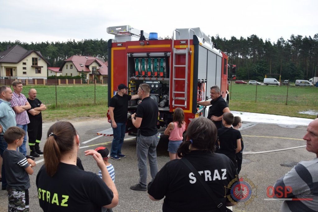 Prezentacja najnowocześniejszego sprzętu strażackiego w Łysych [21.06.2018] - zdjęcie #4 - eOstroleka.pl